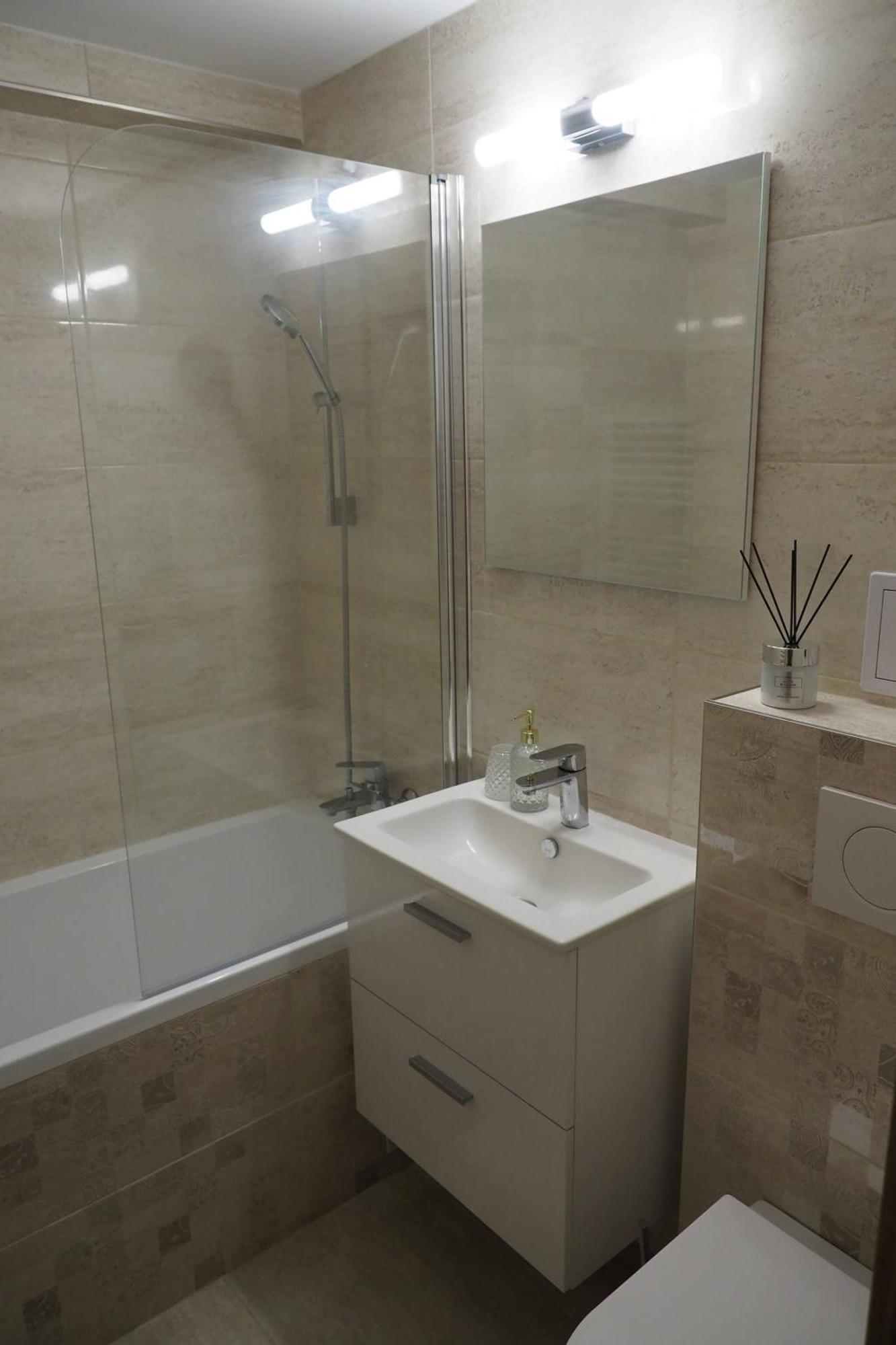 Luxury In Heart Of Apartment *